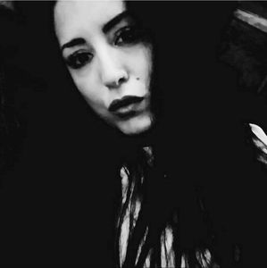 Meet your Posher, • Shi •